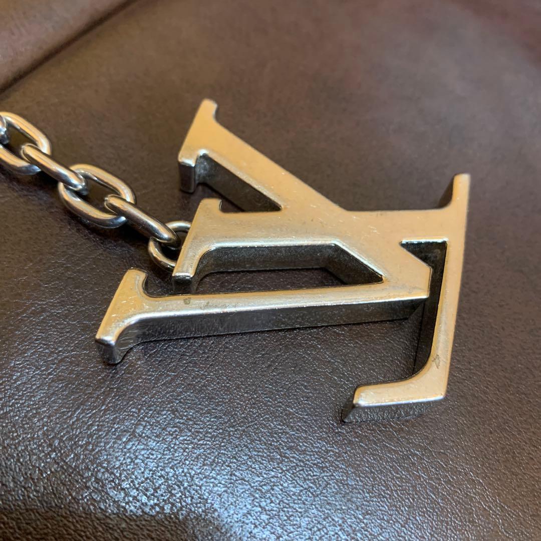 ルイヴィトン キーホルダー イニシャル LV チャーム　M65071