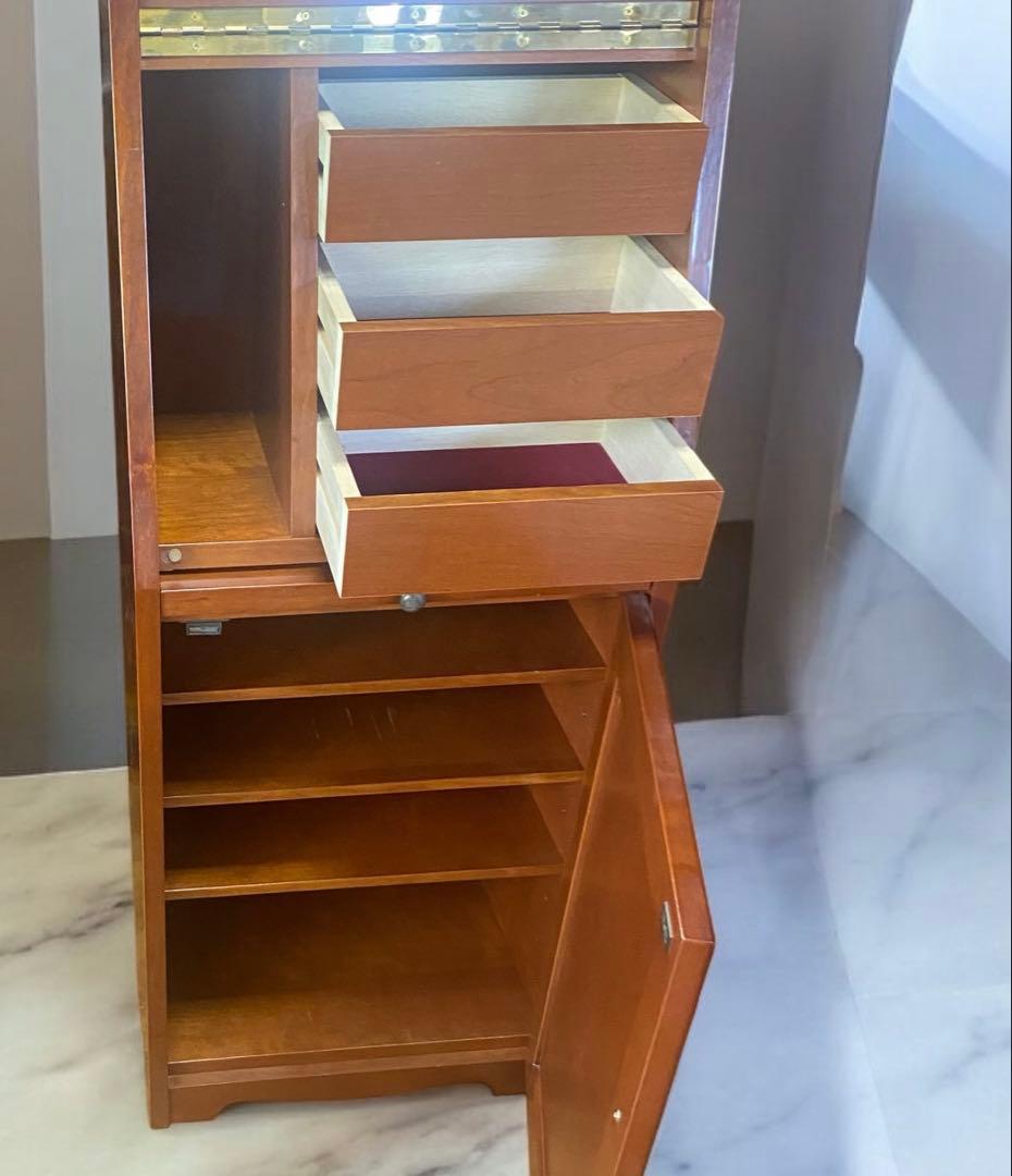 北*女様 IDC大塚家具★LYNN HOLLYN リンホーリン ドレッサー　鏡台