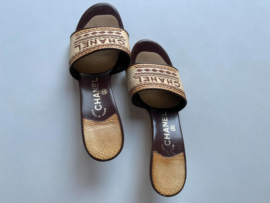 【美品】ＣＨＡＮＥＬ　可愛いロゴ　サンダル・ミュール38　ヒールメンテ済