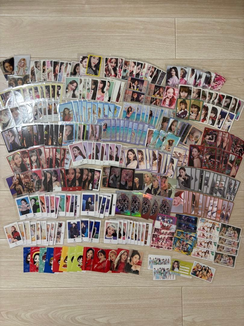 【ぱくちよ】TWICE まとめ売りCD50枚・トレカ306枚・うちわなど