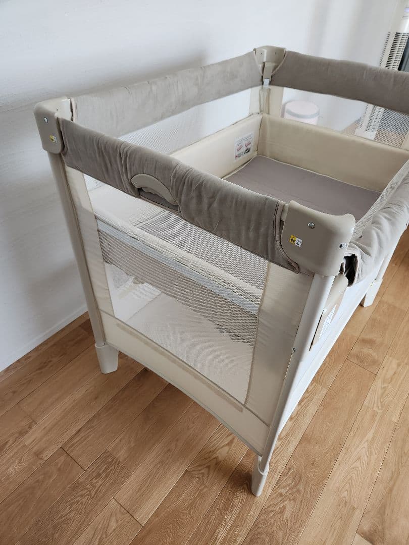 アップリカ　ココネルエアープラス　ポータブル　ベビーベッド