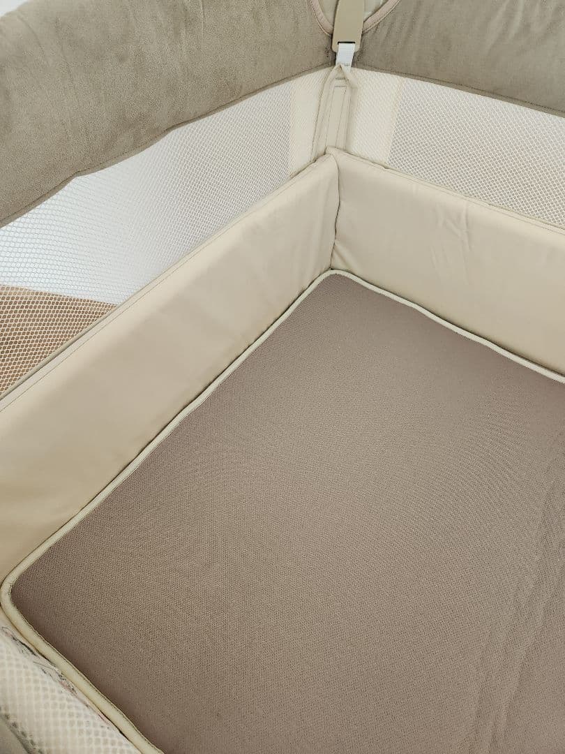 アップリカ　ココネルエアープラス　ポータブル　ベビーベッド