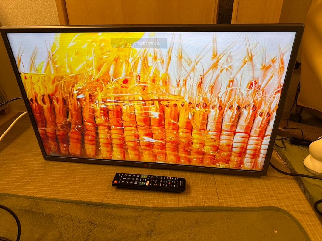 LG 32型テレビ32LB5810　2015年製　スタンド無　映り綺麗極美品！