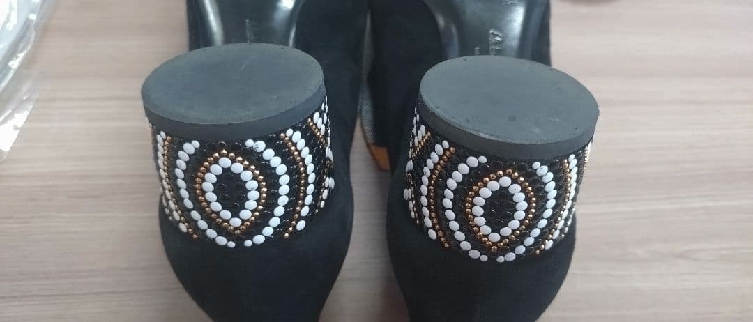 ■希少■ Ferragamo パンプス スエード ヴァラリボン 黒　7½D