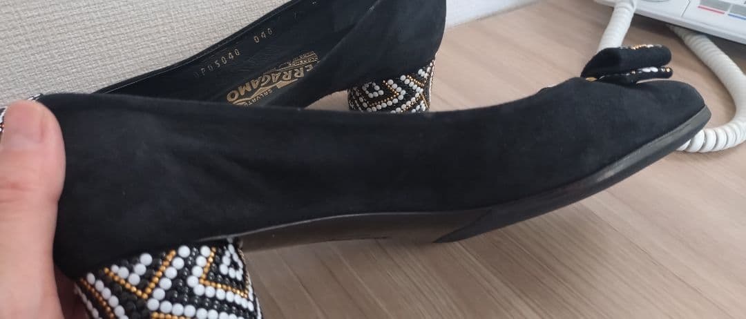 ■希少■ Ferragamo パンプス スエード ヴァラリボン 黒　7½D