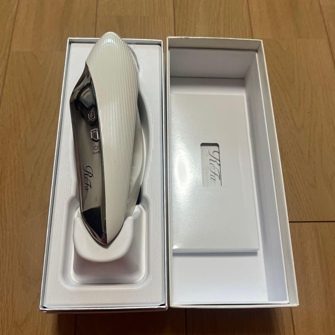 RiFa 充電式美顔器 ホワイト　美品