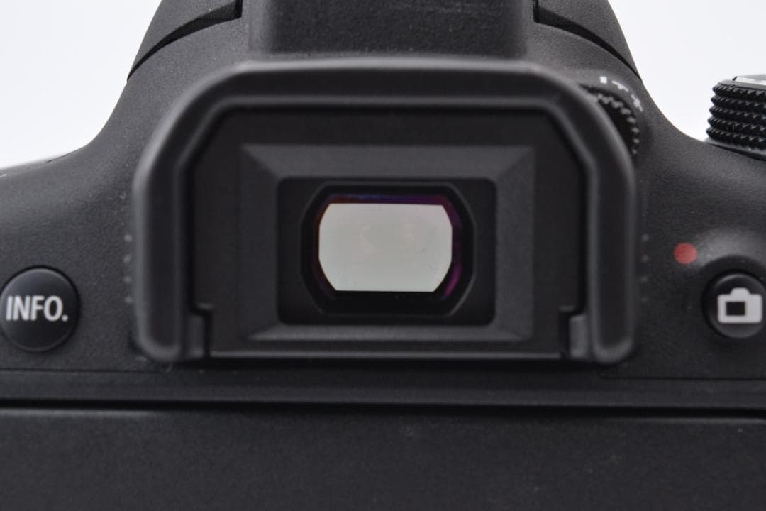 ■ 美品 ■ キャノン　Canon Kiss X8i レンズキット