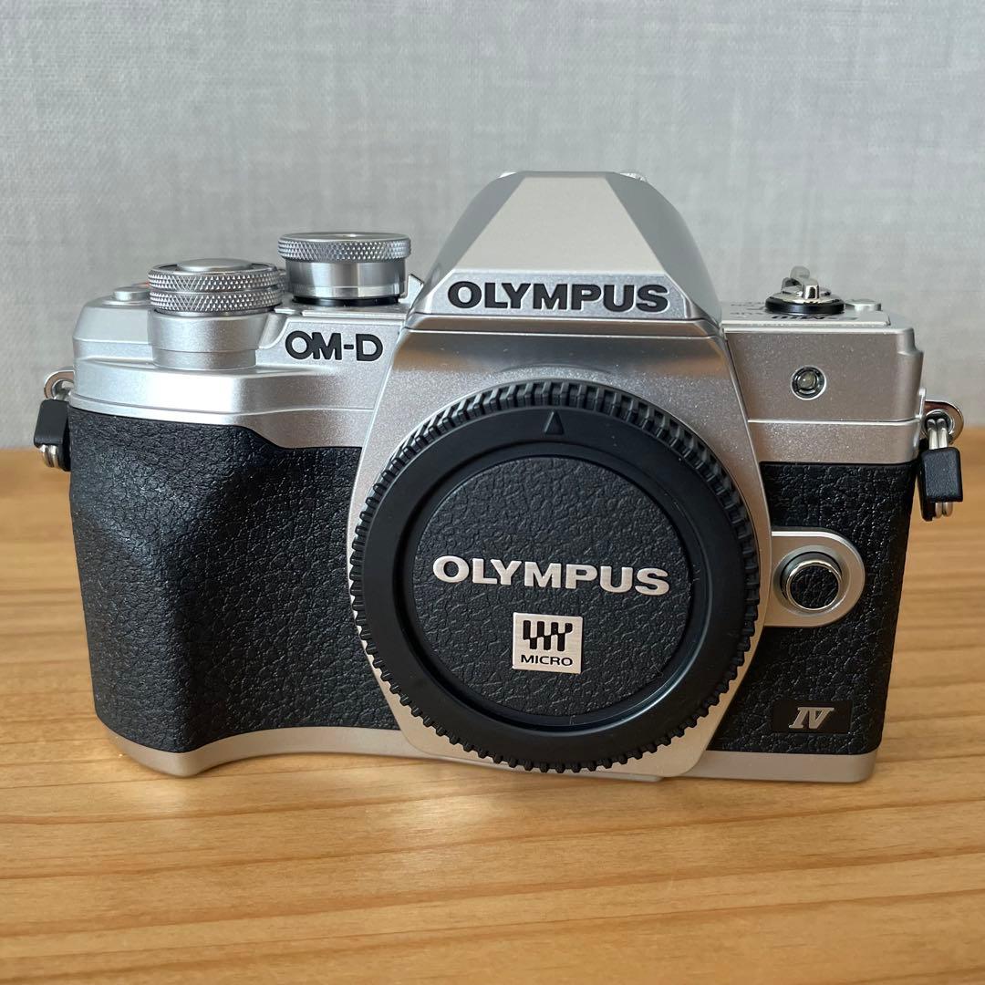 OMD E-M10 Mark IV レリーズ726回 レンズ2本 美品 おまけ