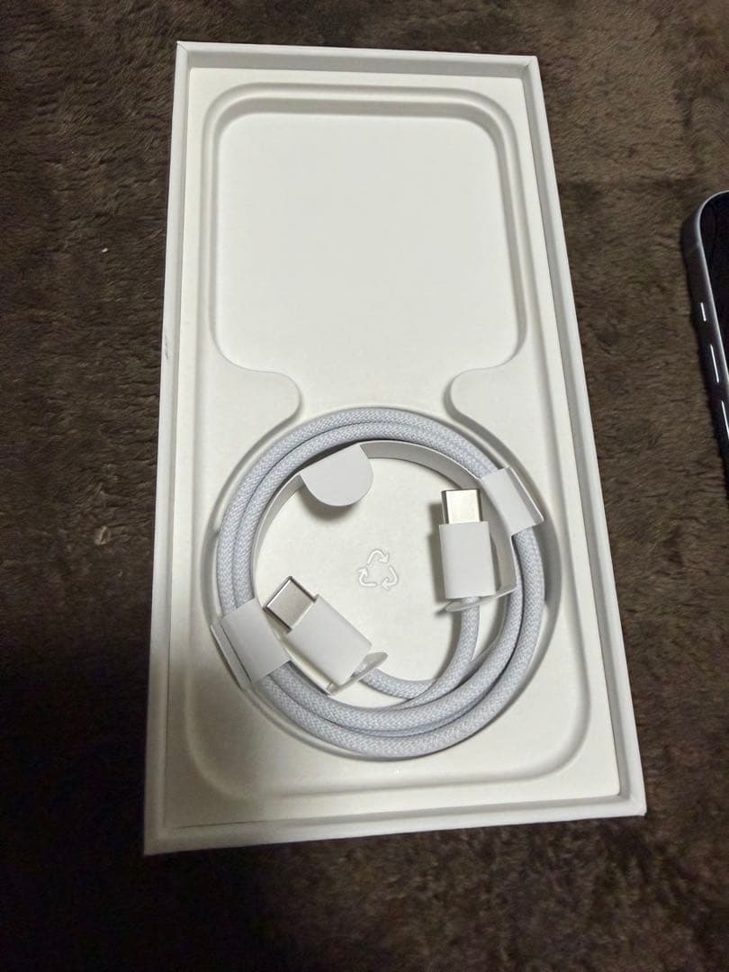 moon　iPhone15 ブルー　128GB