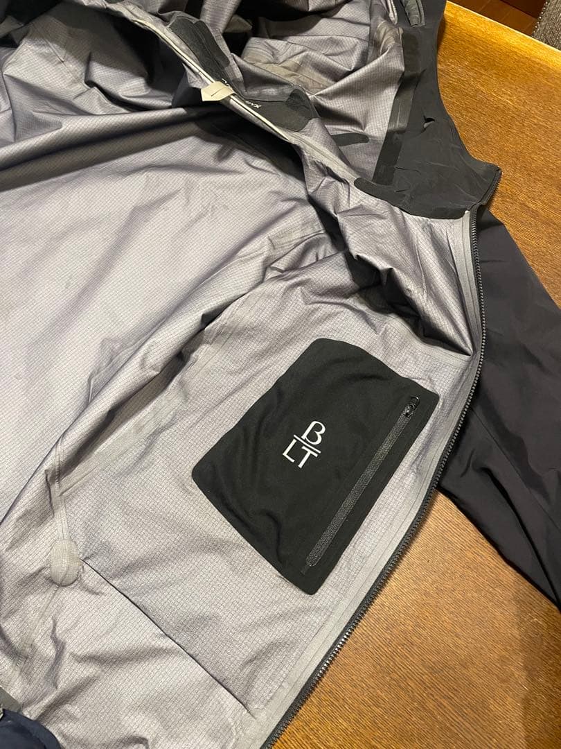 abide 本日お値下げARC'TERYX ブラック マウンテンパーカー