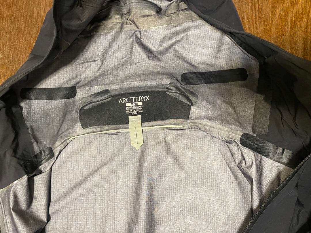 abide 本日お値下げARC'TERYX ブラック マウンテンパーカー