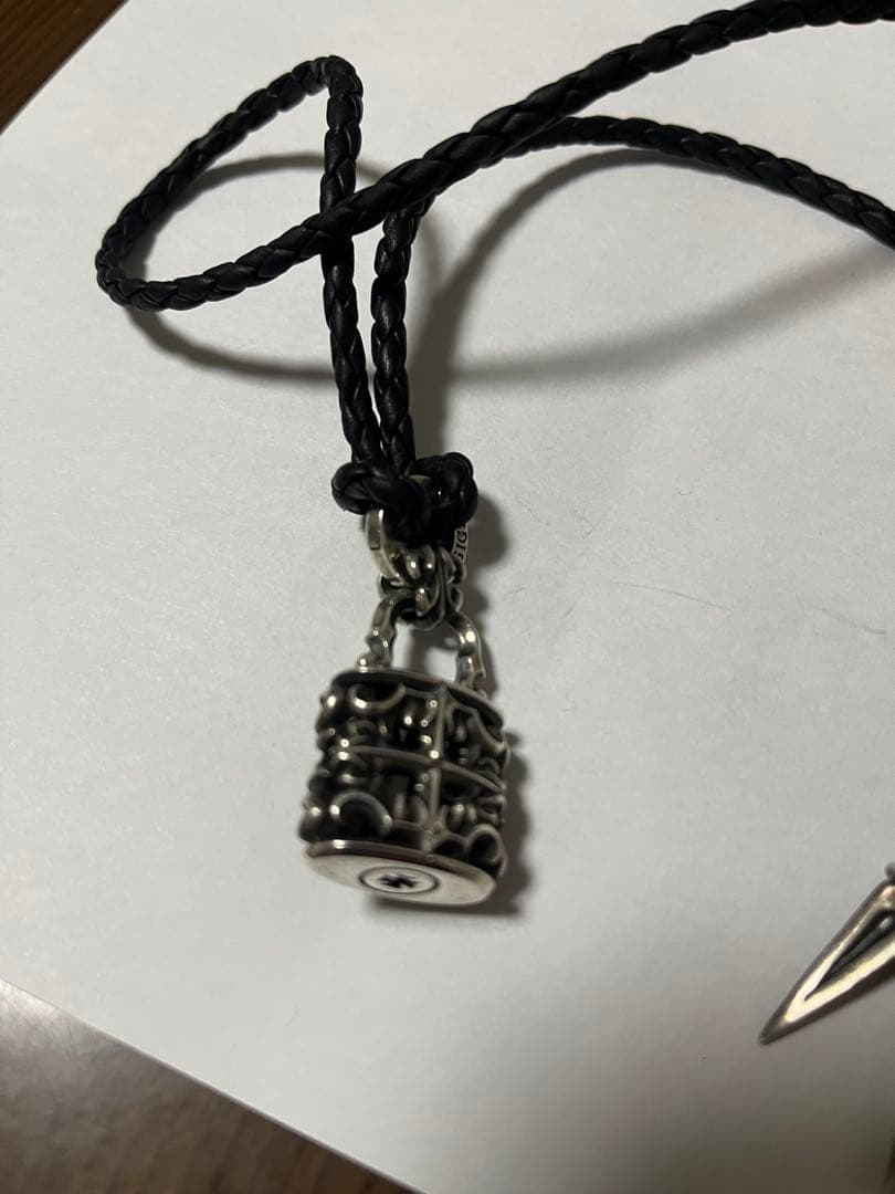 s　ディールデザイン ペルソナパドロック ペンダント 本革チョーカー