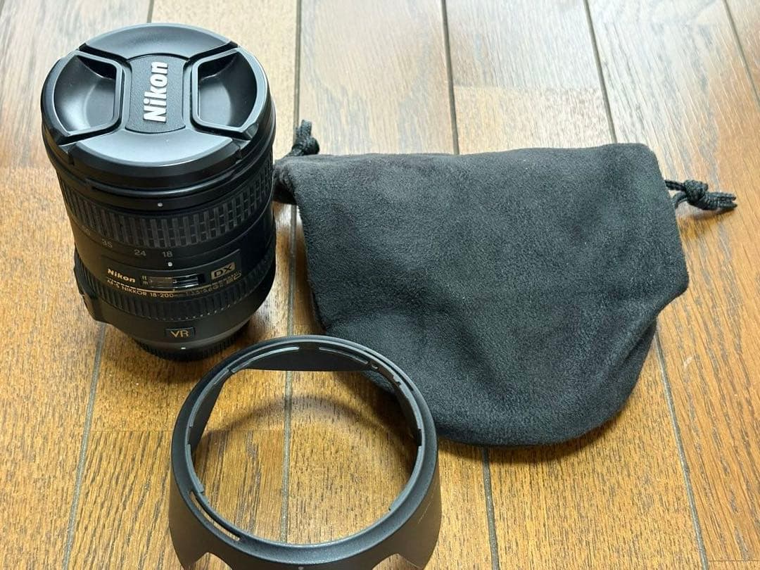Nikon D7100　AF-S NIKKOR 18-200mm セット