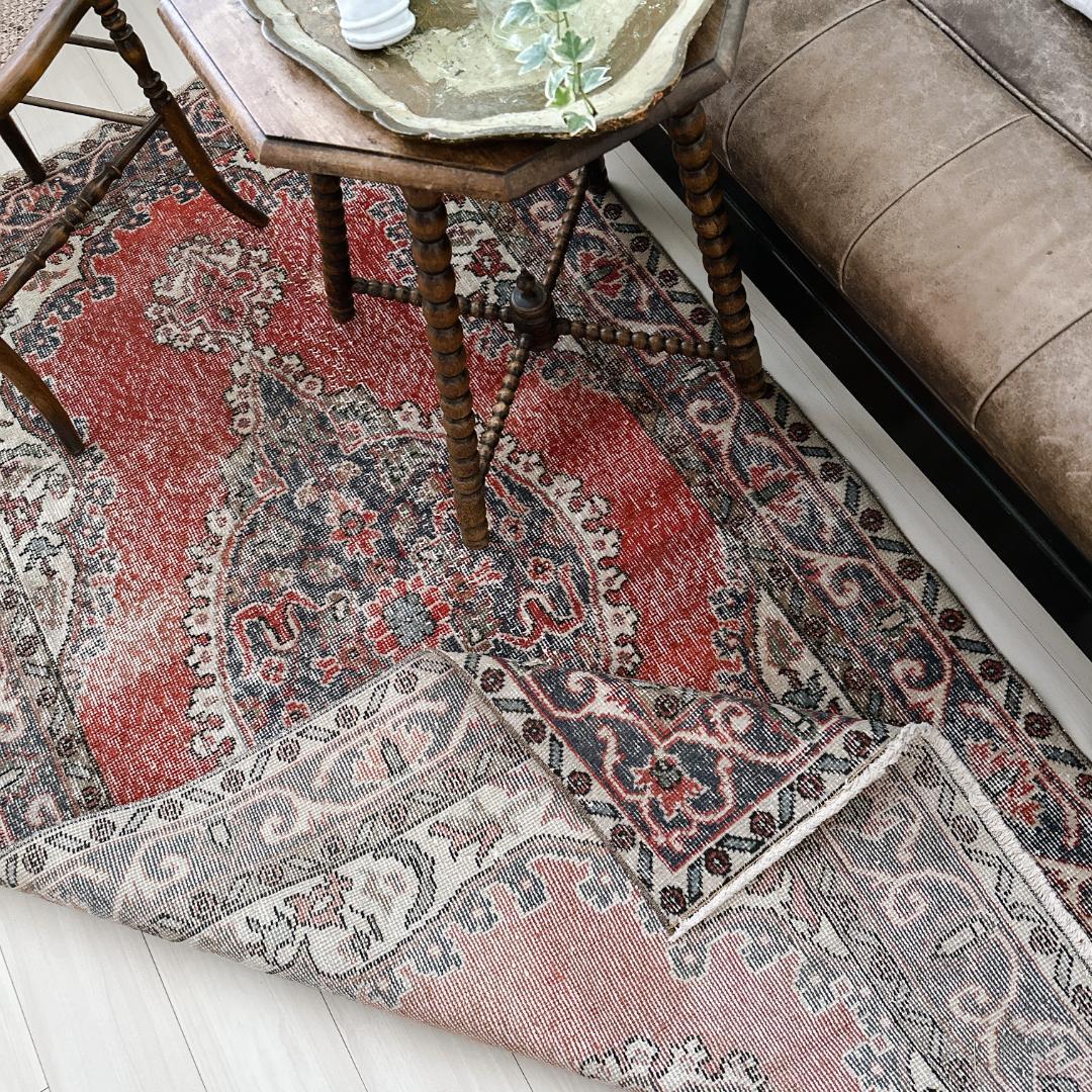 トルコ ヴィンテージラグ A120 レッド ネイビー カーキグリーン