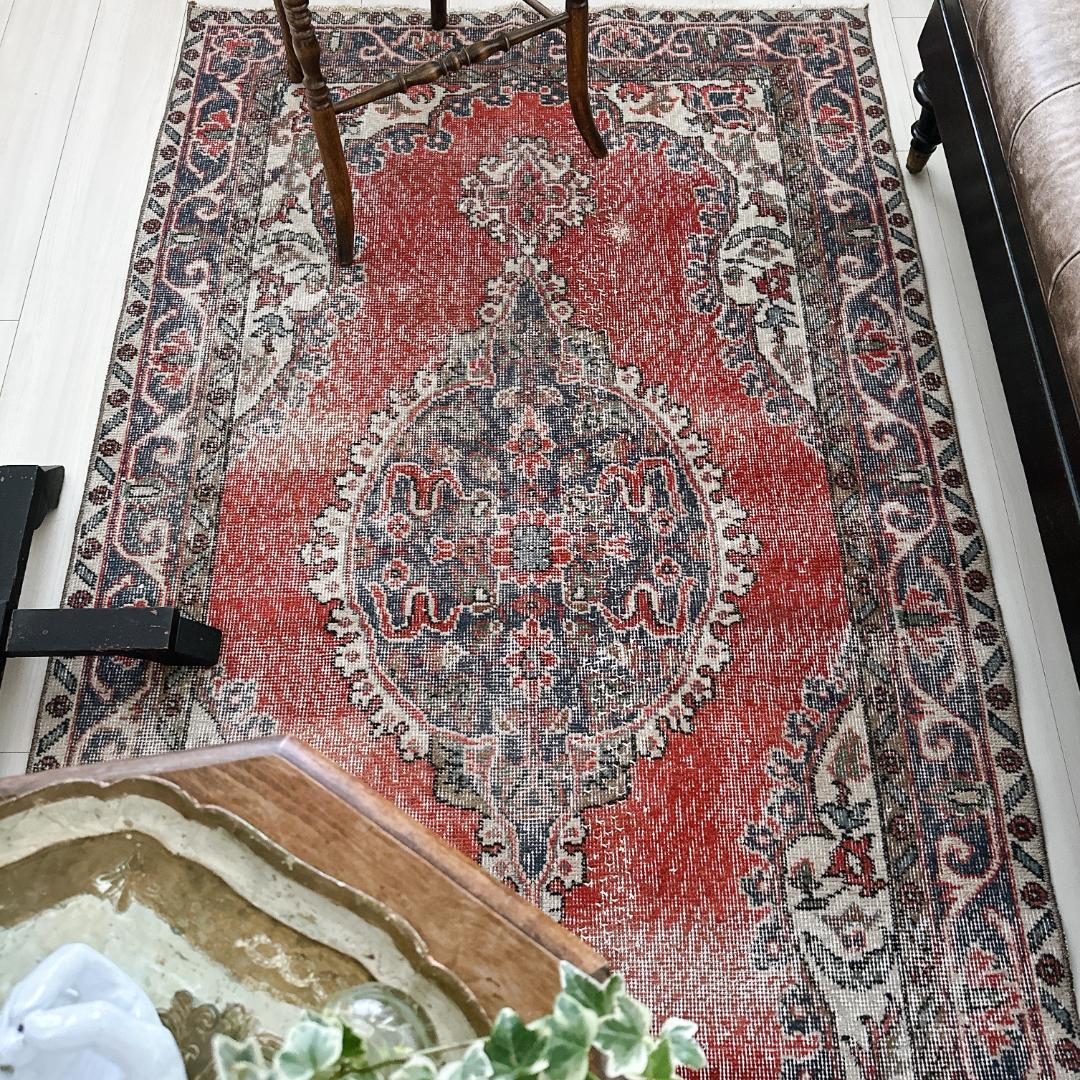 トルコ ヴィンテージラグ A120 レッド ネイビー カーキグリーン