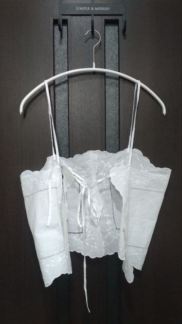 Hériter / embroidery parts camisole