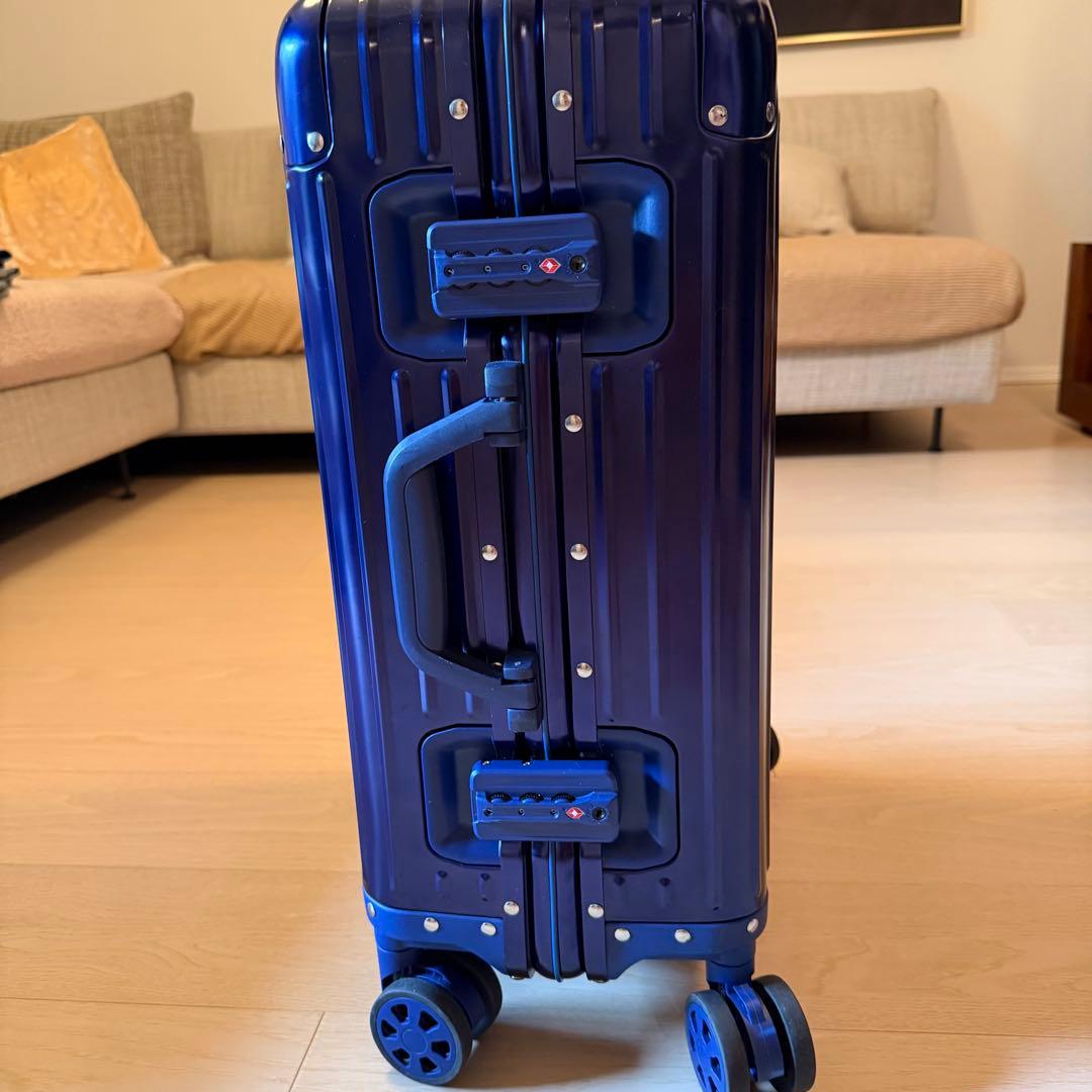【RIMOWA】リモワ アルミ製 キャリーオンスーツケース（機内持ち込みサイズ）