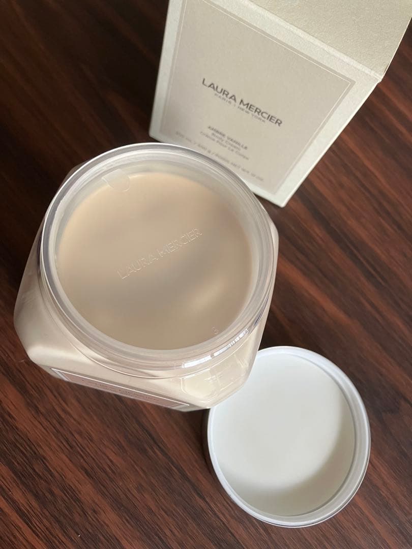 ローラメルシエ　アンバーバニラボディークリーム300g