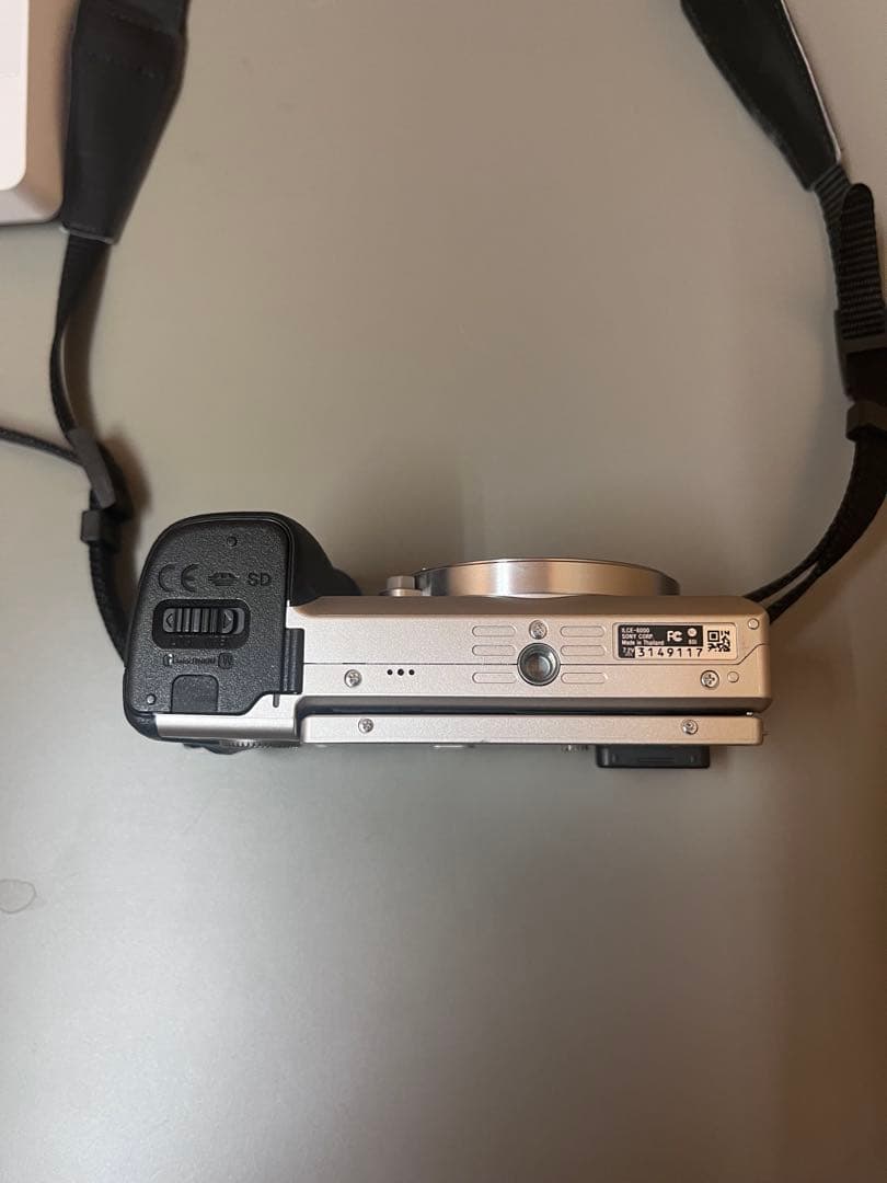 SONY α6000 ミラーレス一眼 本体と付属品