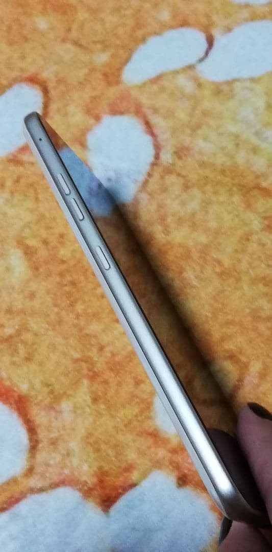 LG V60 ThinQ 5G 本体 ゴールド