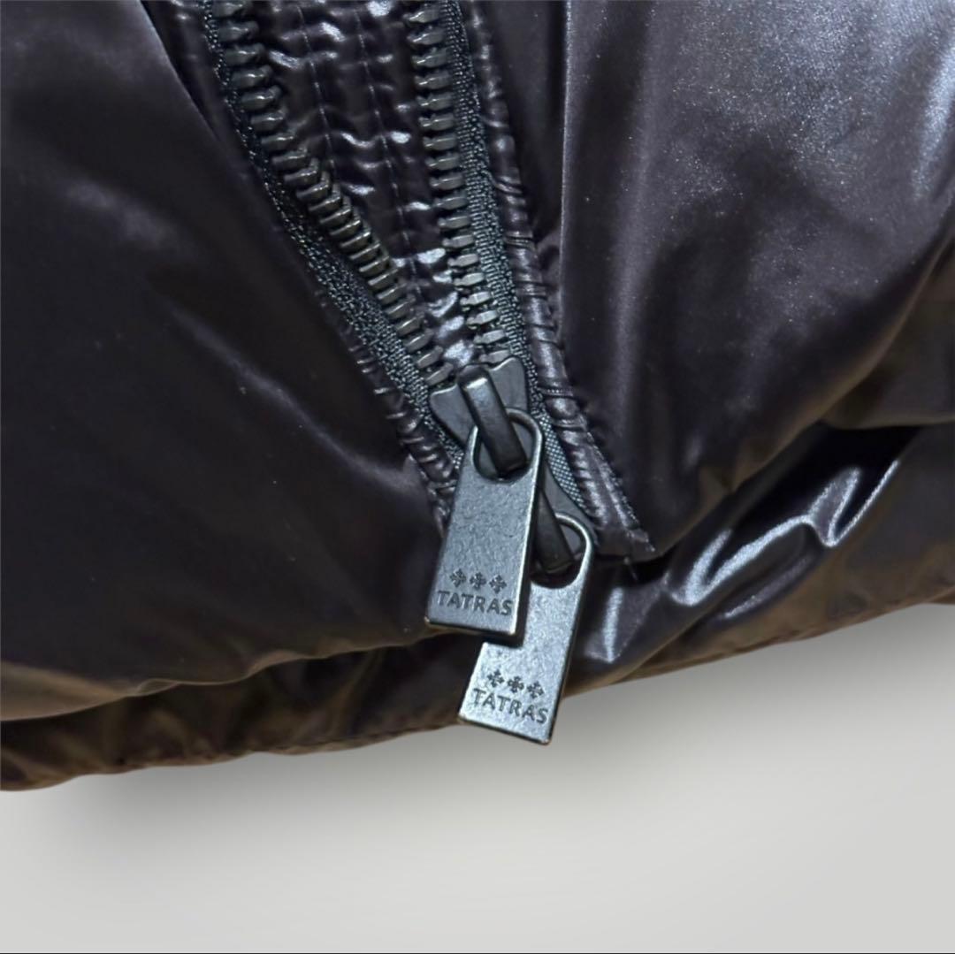 タトラスベルボダウンジャケット フード付き