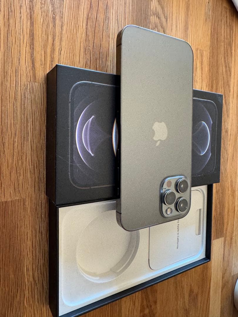 Apple iPhone 12 Pro Max 256 グラファイト 本体