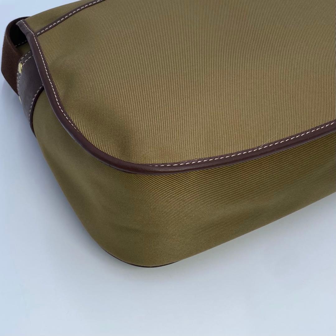 ハンティングワールド サファリトゥデイ メッセンジャーバッグ