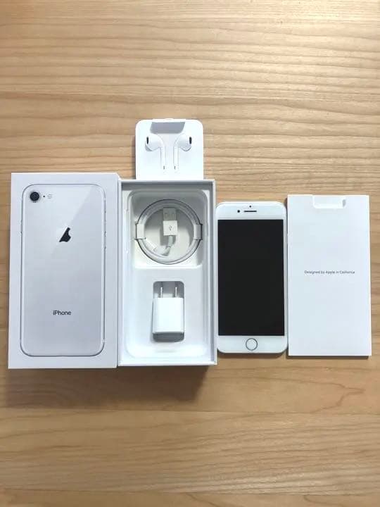 iPhone 8 Silver 64GB フルセット
