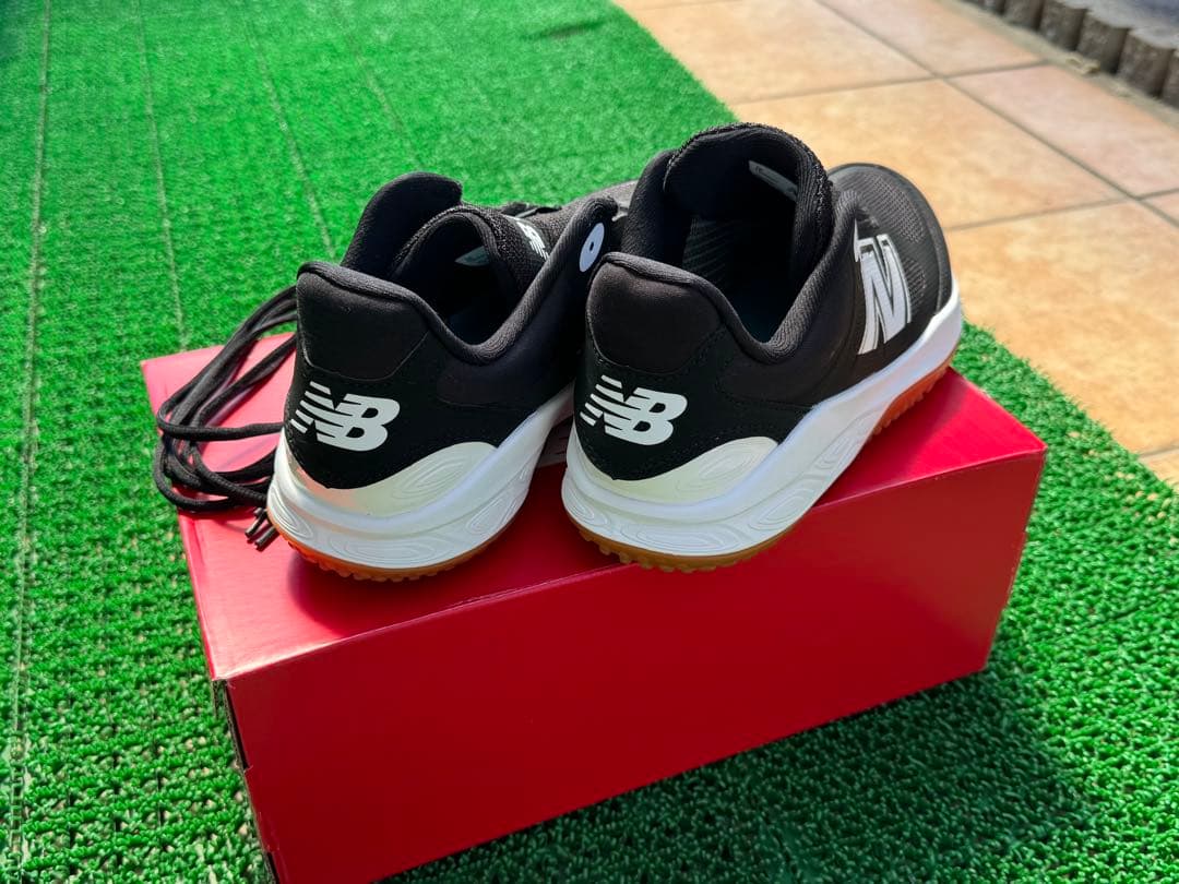 New Balance 3000v2 ブラック/ホワイト トレーニングシューズ