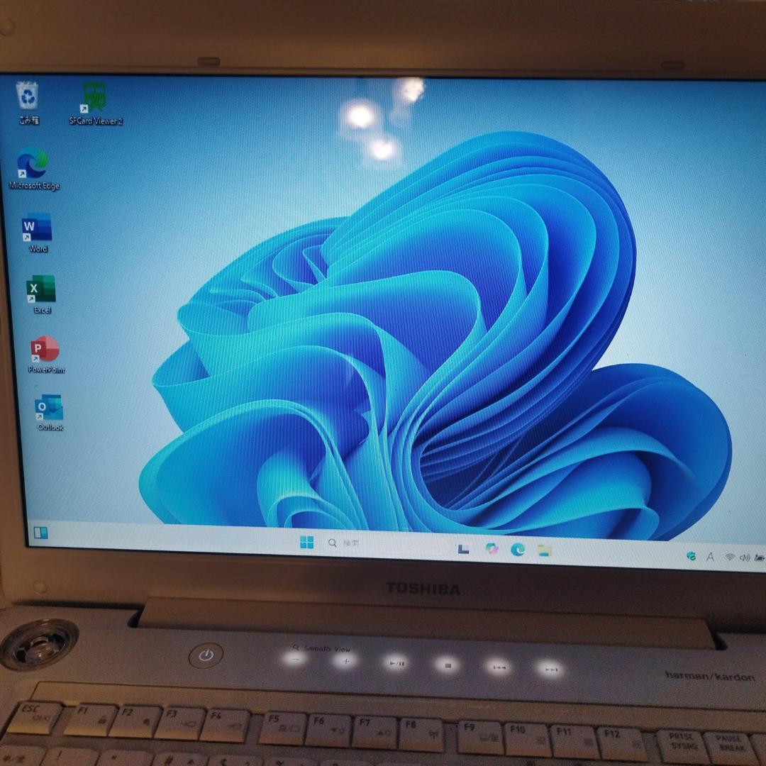 東芝15.6インチ win11＋Office2021Pro 美品 新品SSD