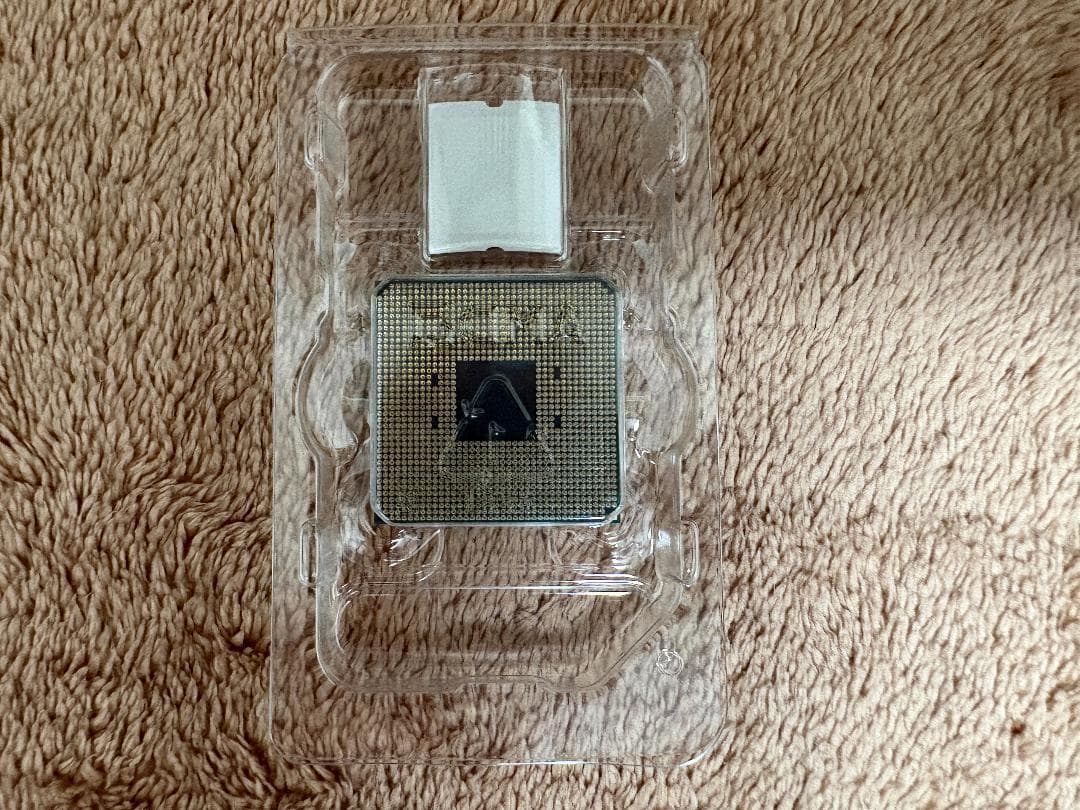 AMD Ryzen 5 5600X (箱・純正クーラー付き)