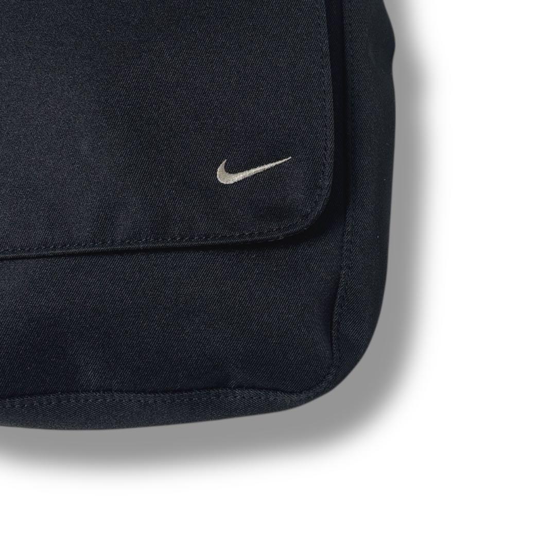90s NIKE ワンショルダーバッグ　ブラック　ボディバッグ　スリングバック