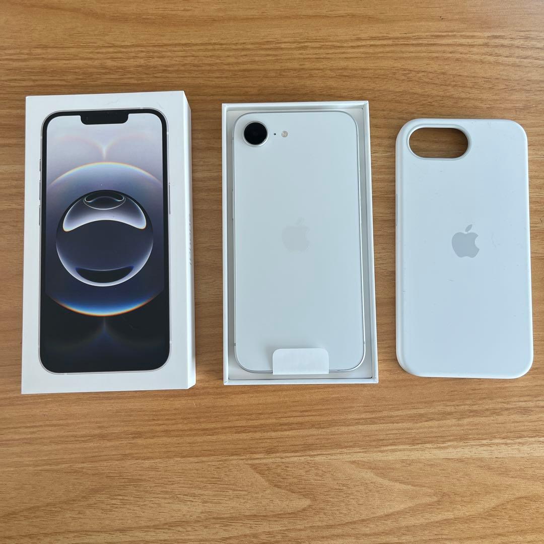 iPhone16e 本体 128GB ホワイト Apple純正ケース付き