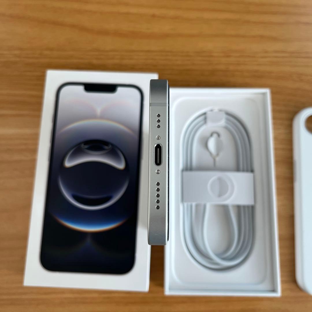 iPhone16e 本体 128GB ホワイト Apple純正ケース付き
