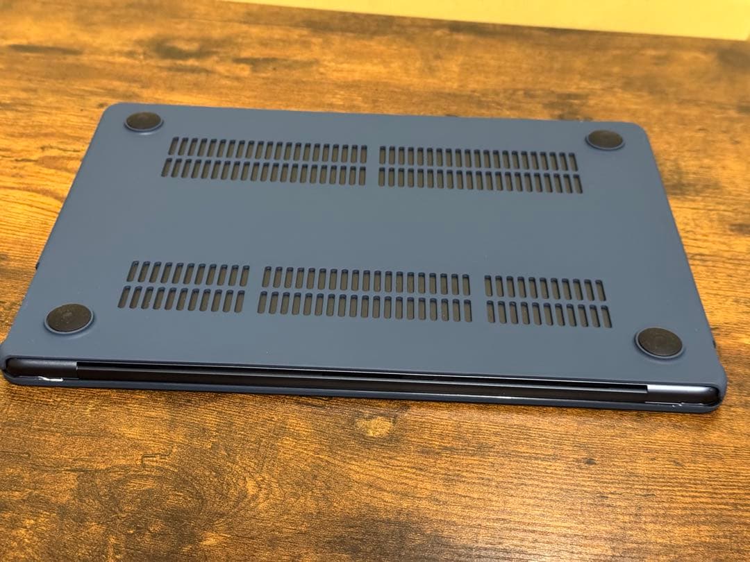 Apple MacBook Air (M2, 2022) 本体 13.6インチ