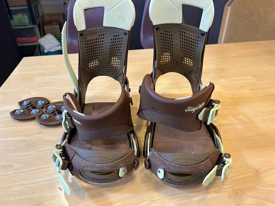 BURTON BINDING　STAY CALM Mサイズ