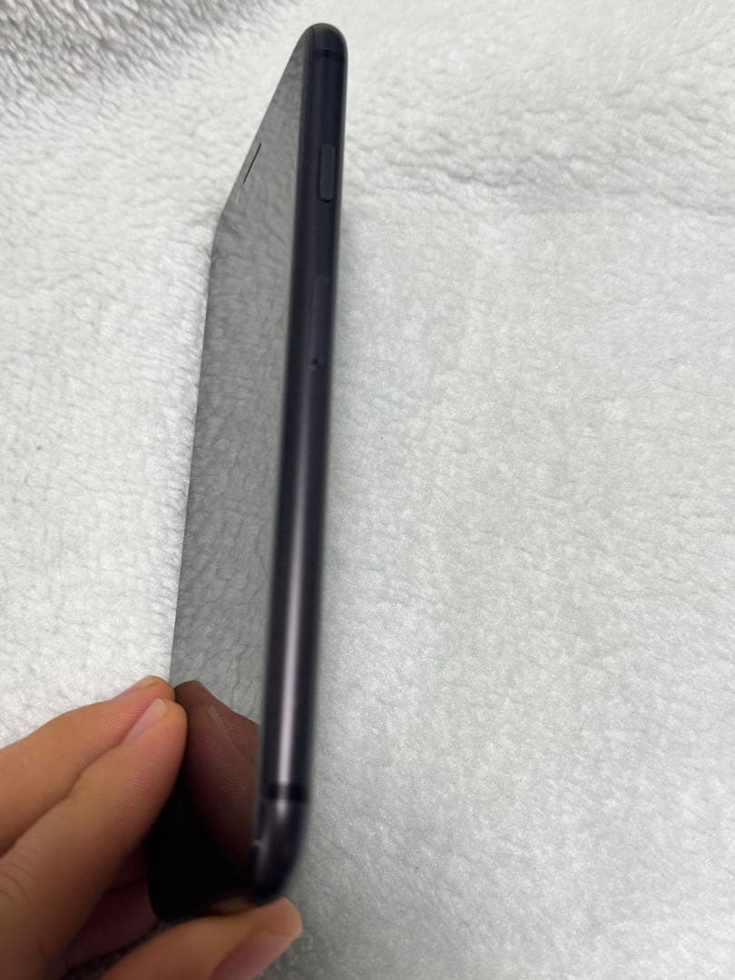 iPhone 8 ブラック 本体　SIM フリー