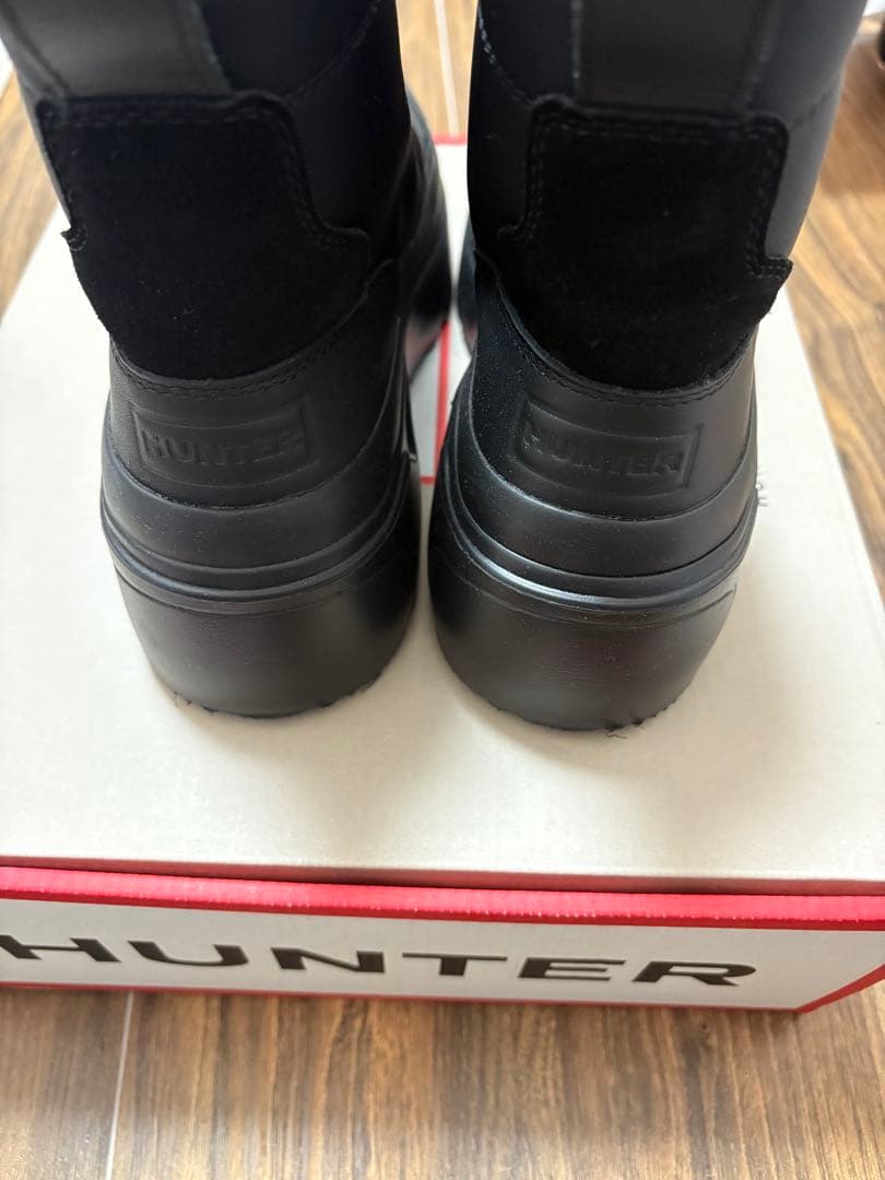 HUNTERレディース エクスプローラー アンクルジップ フラットフォームブーツ