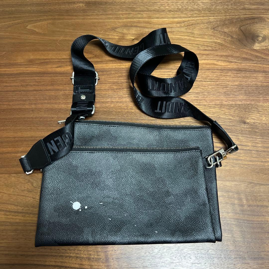 ブラックメッセンジャーバッグ