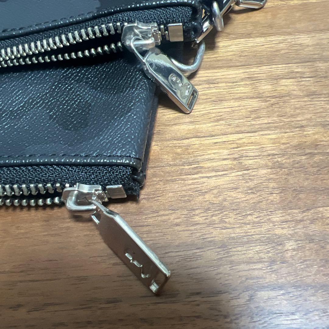 ブラックメッセンジャーバッグ