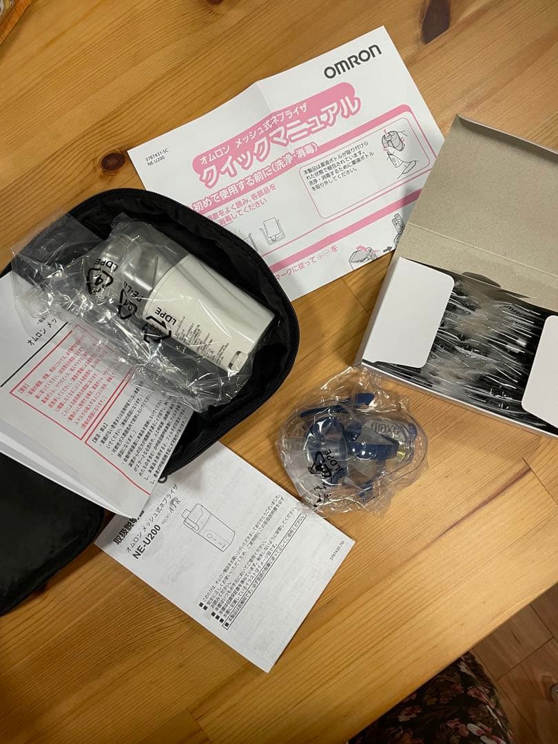 未使用 OMRON NE-U200 吸入器メッシュ式ネブライザー　赤ちゃん家庭用