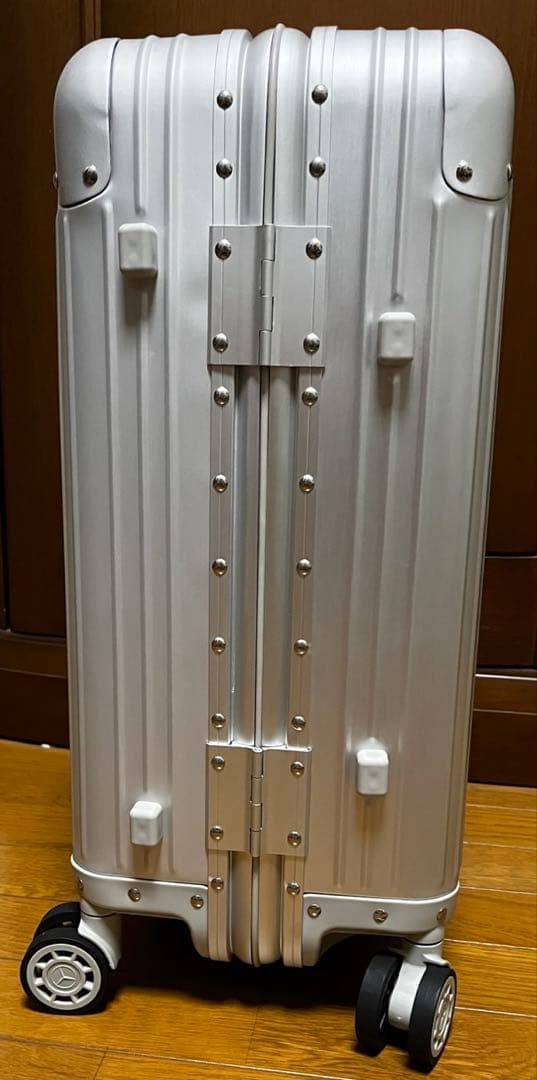 メルセデスベンツ正規ディーラー成約記念品アルミスーツケース