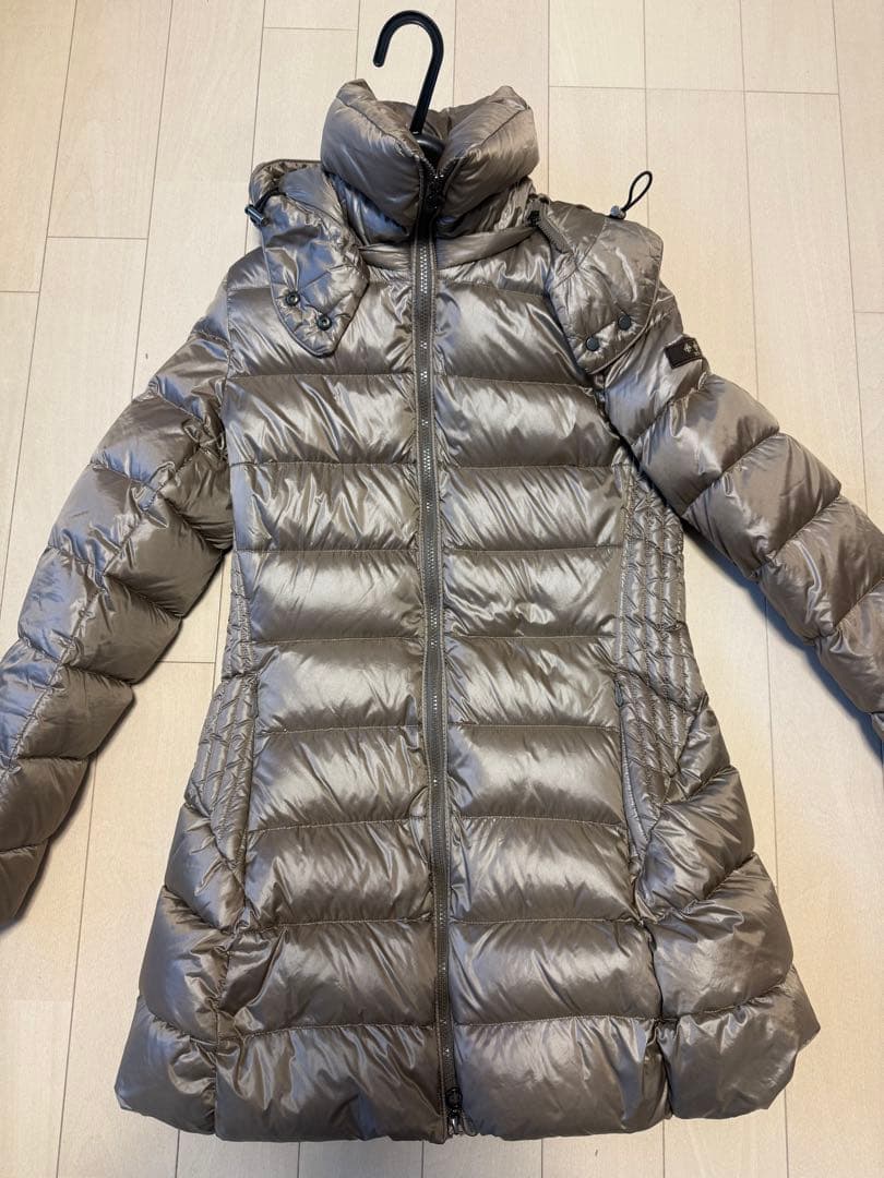 TATRAS フード付きダウンジャケット