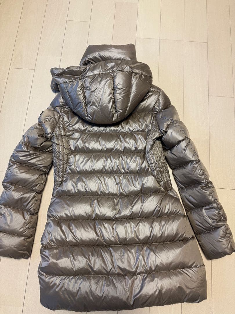 TATRAS フード付きダウンジャケット