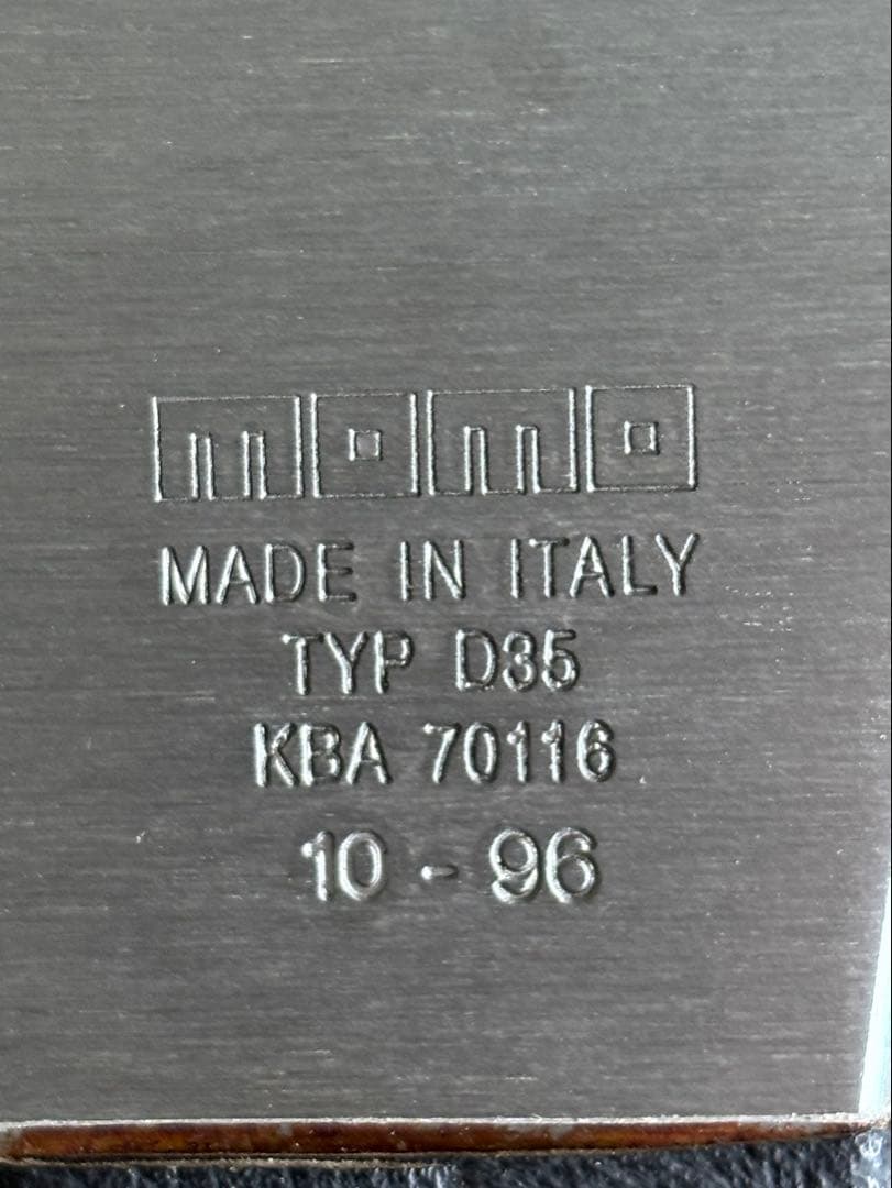 MOMO ステアリング RACE (350mm)