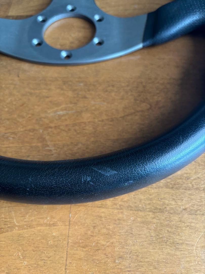 MOMO ステアリング RACE (350mm)