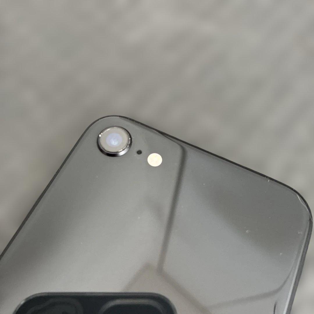 Apple iPhone SE 64GB SIMフリー