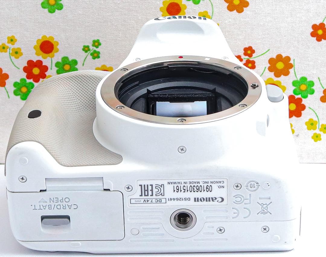 キャノン Canon kiss x7☆希少ホワイト☆スマホに転送☆高性能レンズ！