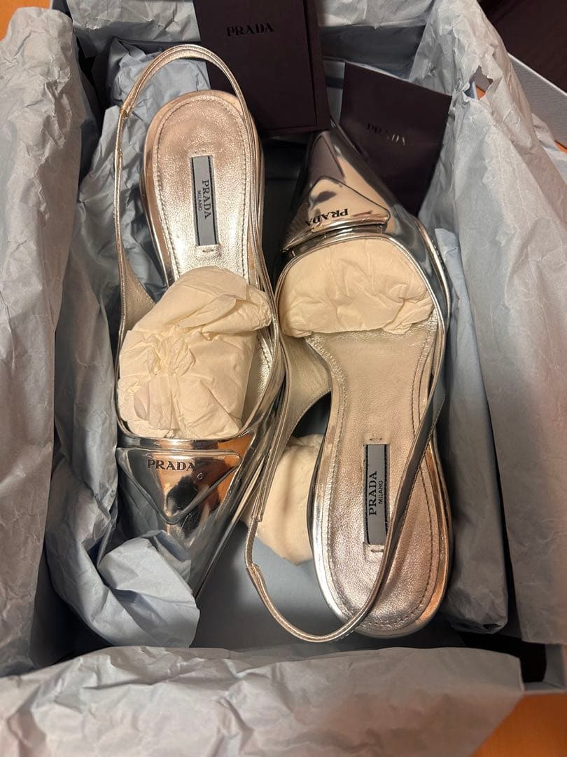 PRADA スリングバッグ パンプス メタリック