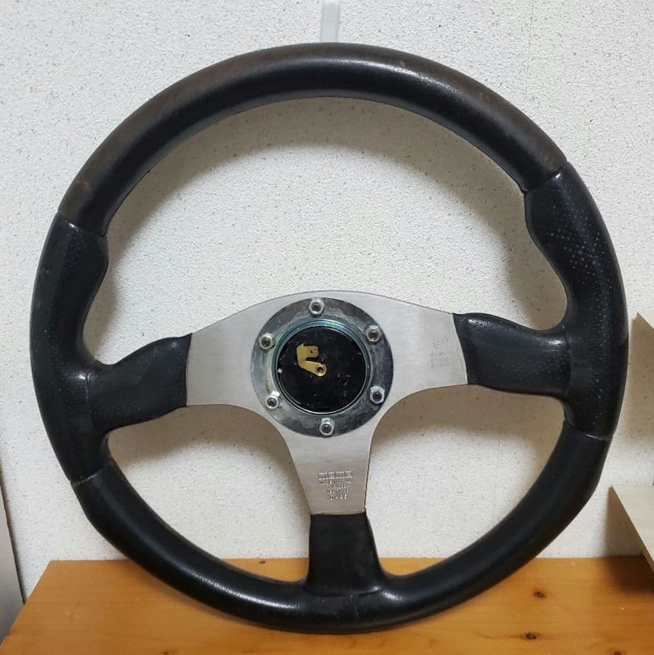 momo RACE ステアリング　中古